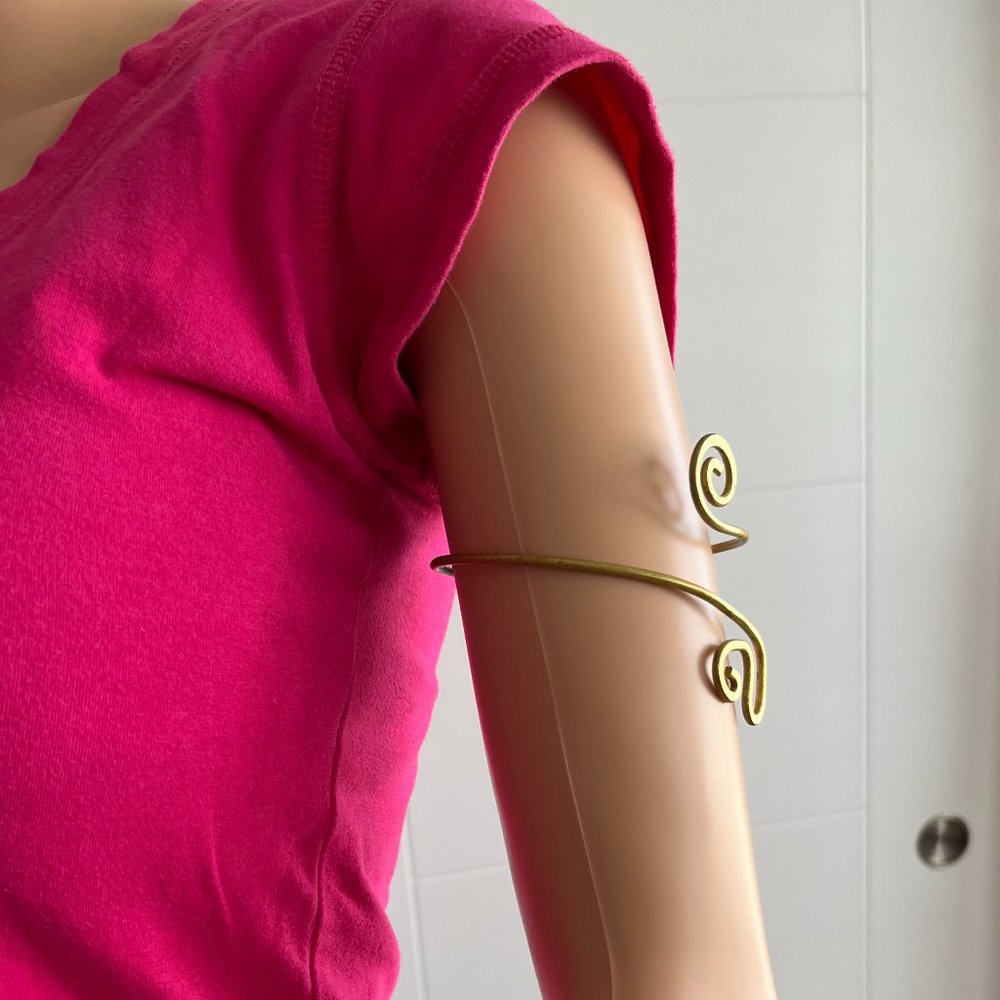 Arm - Picture 6 of 14
